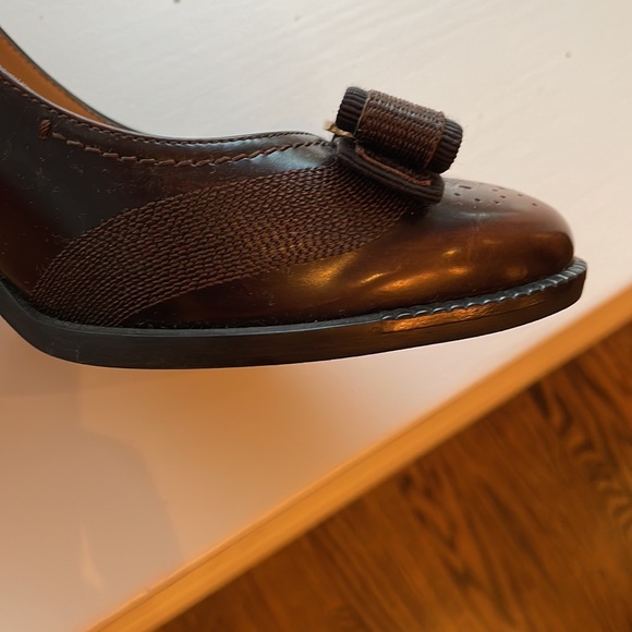 Salvatore Ferragamo Gorgeous Brown Leather Heels - Picture 8 of 8